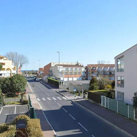 Apartment En Bord De Avec Piscine Et Parking Prive A 300m De La - Cap D'agde - Fr-1-249-315 Agde